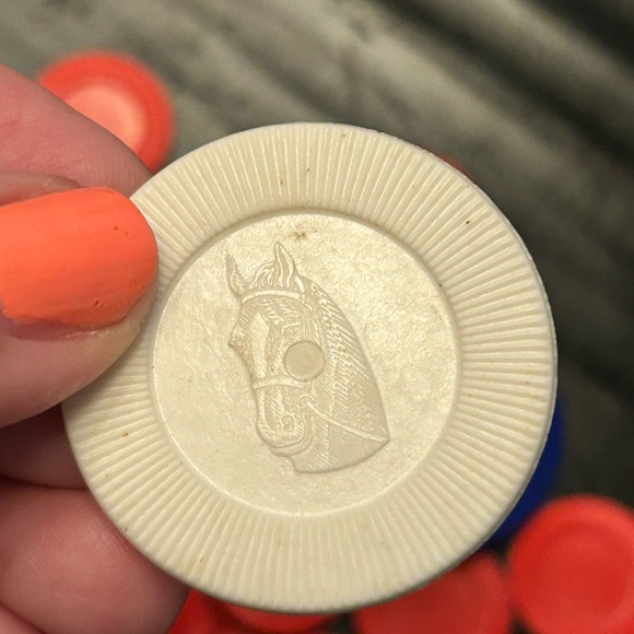 Bundle of 88 Vintage poker chips red white & blue 70 small & 18 large mix media - Picture 2 of 7